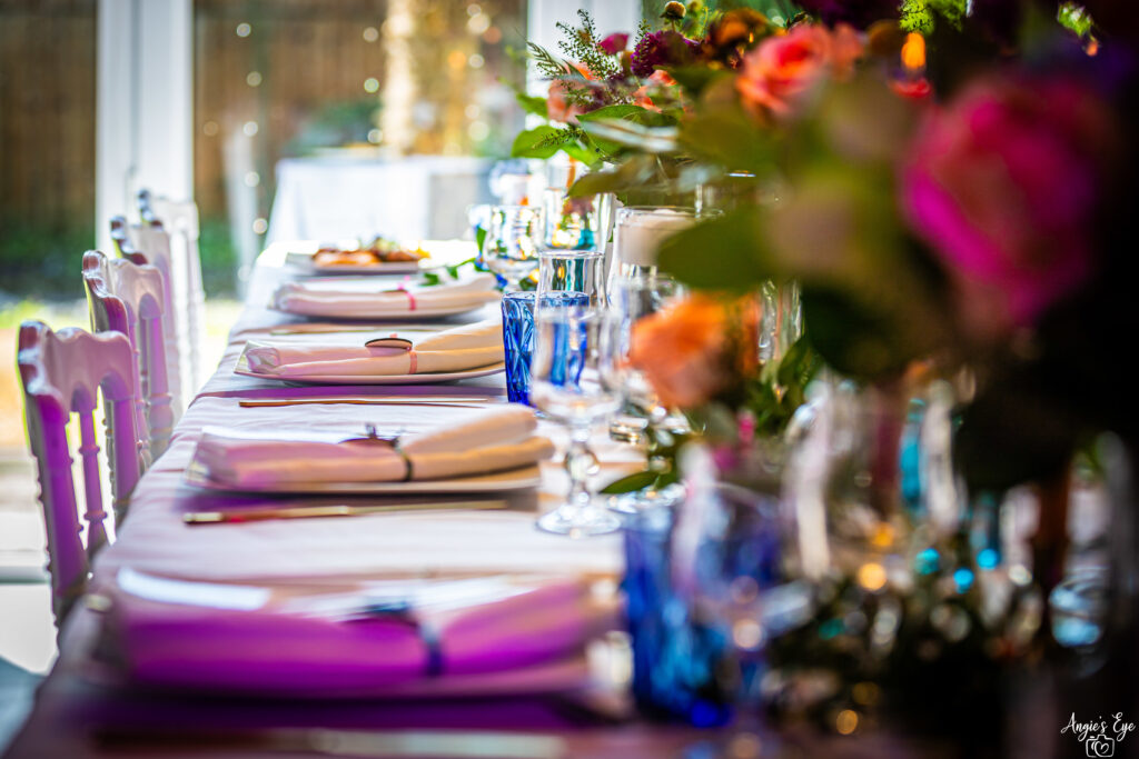 Décoration de table mariage multicolore — Wedding Designer Pays de la Loire